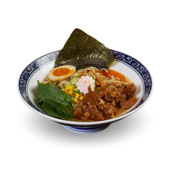 Horu-spicy-beef-shoyu-ramen - Brodo di carne e verdure con salsa shoyu, salsa piccante, manzo in umido, spinacino, mais, bambù, surimi Naruto, uovo marinato, alga nori, cipollotto e cipolla fritta*